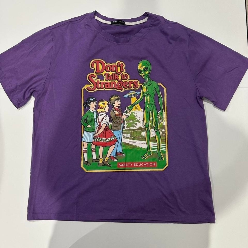 ROMWE Purple Graphic T Shirt "Don't Talk To Strangers" Men's Large